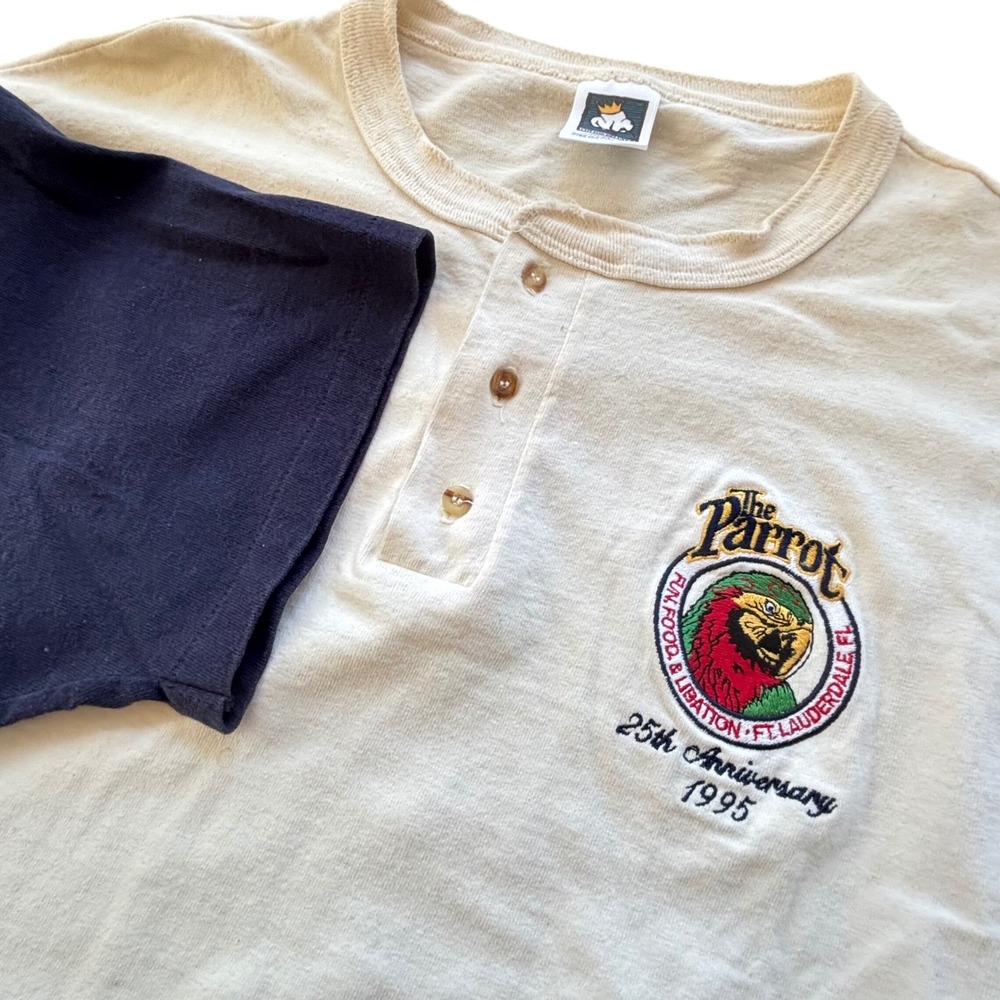 Cotton Deluxe Henley Shirt Mens 2X Beige Navy USA Vintage 1995 Parrot Tropical